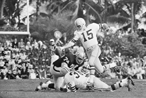 Bart Starr Runs With Football