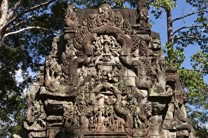 Images Dated 18th December 2009: Bas-relief on an entrance gate, Angkor Thom, Siem Reap, Cambodia