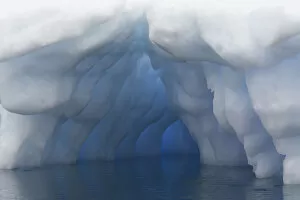 Images Dated 27th January 2007: Base of iceberg, Antarctic Peninsula
