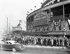 Queue Prints: Baseball Fans Waiting Outside Wrigley Field