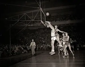Basketball Action Between Knicks and Boston