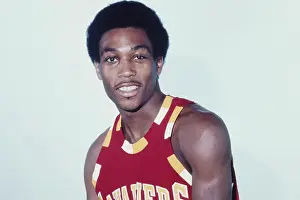 Huty32274 Prints: Basketball Player Mike Robinson