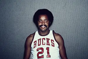 Huty32274 Prints: Basketball Player Russell Lee