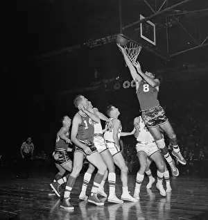 Bob Petitt Prints: Basketball Players in Action at the Net