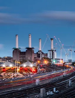 Images Dated 10th August 2014: Battersea by night