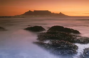 Images Dated 7th September 2009: bay, cape town, capital cities, color image, horizon over water, horizontal, international landmark