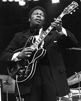 BB King Performing
