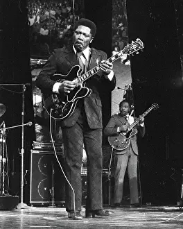 BB King Performing