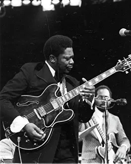 BB King Performing