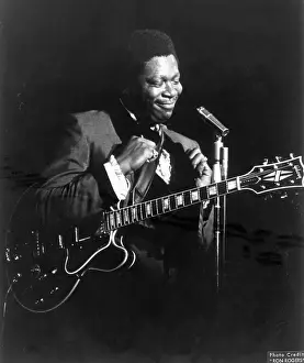BB King Performing