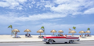 Images Dated 10th May 2013: Beach in Old Havana