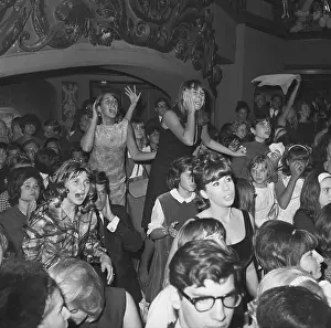 Beatles Fans Screaming