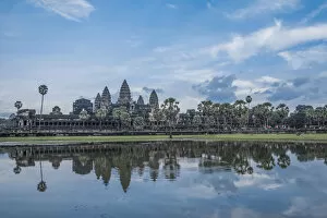 Images Dated 4th October 2016: Beautiful aerial view of Angkor Wat at sunrise, Siem Reap, Cambodia