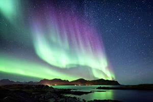 Mountain Peak Collection: Beautiful Northern Lights aurora borealis borealisgreen Norway nature