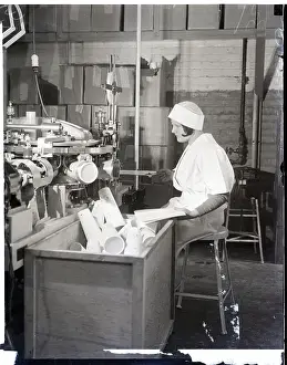 Milk Prints: Beginnings Of The Container Era Of Milk