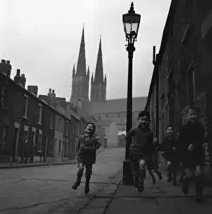 Briti Prints: Belfast Kids