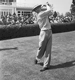 Ben Hogan Swinging Golf Club