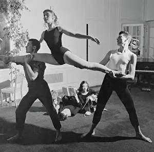 Choreography Prints: Bennington College Dance Group Rehearsing