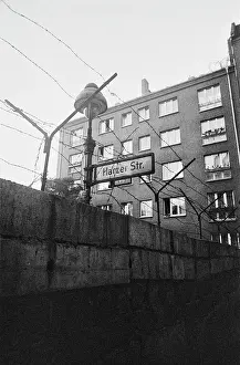 Lamppost Prints: Berlin Wall