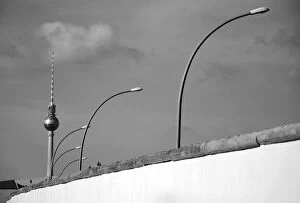Berlin Wall (Antifascistischer Schutzwall) Collection: berlin wall and tv-tower schwarzweiA?A?