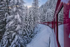 Images Dated 18th January 2015: Bernina express Filisur Switzerland