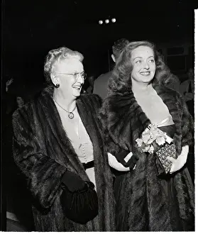 Bette Davis &Mother @Premiere In Furs