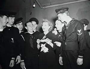 Bette Davis Talking with Sailors