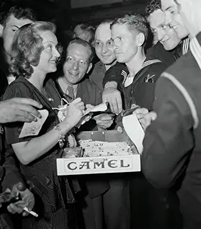 Bette Davis Talking Among Service Men