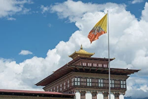 Images Dated 30th September 2012: Bhutan national flag at Trashi Chhoe Dzong, Thimphu