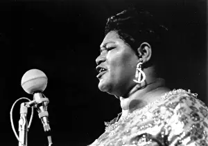 Big Mama Thornton Performs