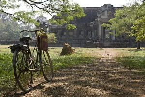 Images Dated 16th November 2006: Bike at Angkor Wat Temple