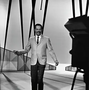 Acr07160becks Prints: Billy Eckstine Performing