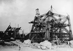 Images Dated 26th September 2006: Birth Of A Monument