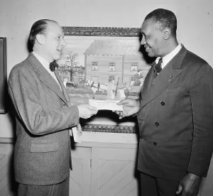 Presentation Prints: Black Painter Receives Award