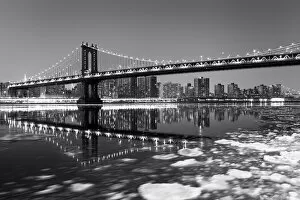 Images Dated 25th August 2019: Black and White, Frozen East River, Manhattan Bridge, New York City, New York, America