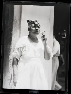 Slave Prints: Black Woman Is A Merchant Of Curios