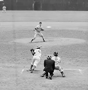Major League Prints: Blackwell Pitching To Jackie Robinson