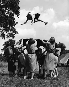 Images Dated 26th November 2018: Blanket Tossing