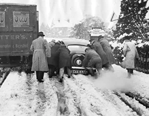 Hampshire England Collection: After Blizzard