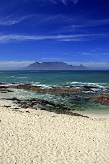Images Dated 17th December 2011: Bloubergstrand, Table Mountain at back, Cape Town, Western Cape, South Africa