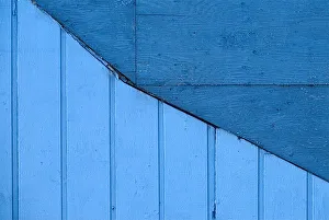 Images Dated 25th April 2019: Blue Demarcation