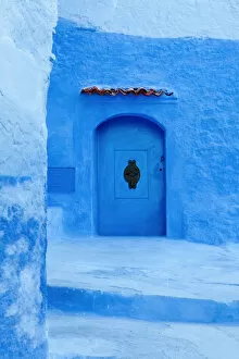 Images Dated 9th March 2015: Blue door in the medina of Chefchaouen, Morocco