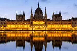 Images Dated 18th September 2017: Blue Hour Hungarian Parliament Building OrszA┬íghA┬íz Budapest Hungary