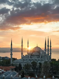 Images Dated 17th April 2015: Blue Mosque at Sunrise, Istanbul