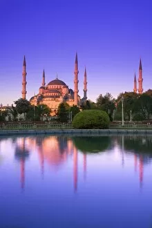 Images Dated 14th April 2016: Blue Mosque at Sunrise Istanbul Turkey