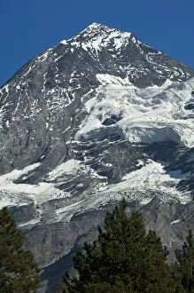 Pinnacle Collection: Blueemlisalp Mountain, Kandersteg, Bernese Oberland, Switzerland, Europe