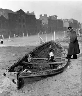 Row Boat Prints: Boat Children