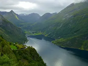 Geiranger Prints: The boat to Geiranger