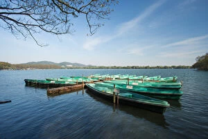Images Dated 27th November 2015: Boats docked on the West Lake, Hangzhou