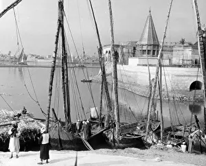 Lac0062 Prints: BOATS ON RIVER NILE